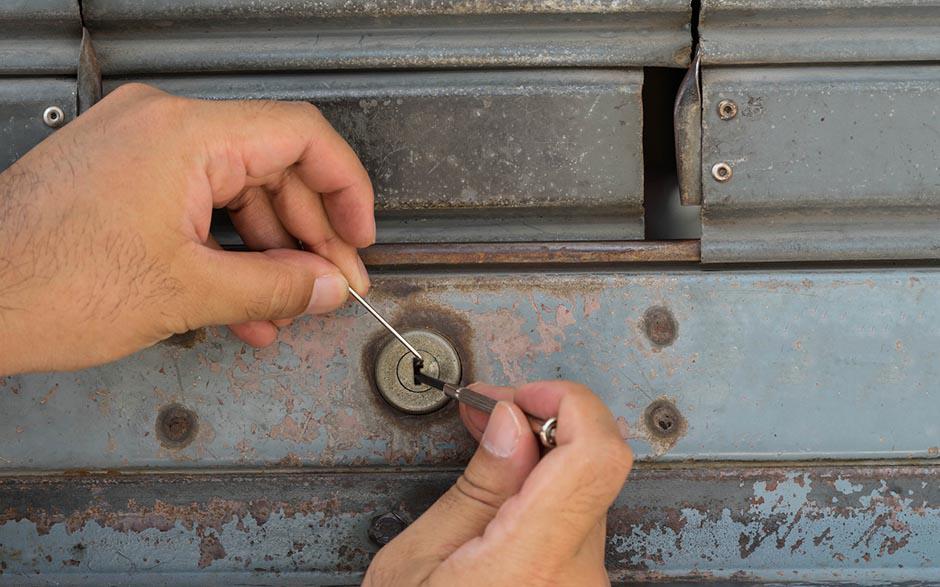 changer de serrure porte d'entrée Fichet Rognac